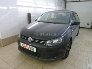    ( )   Volkswagen Polo Sedan.